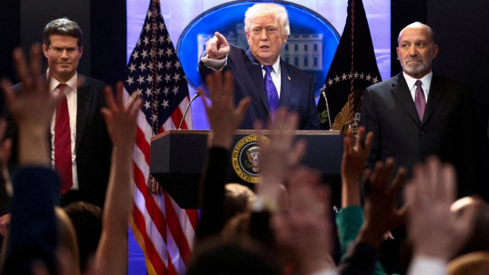 États-Unis: Donald Trump annonce faire passer ses nouveaux droits de douane mondiaux de 10\% à 15\%