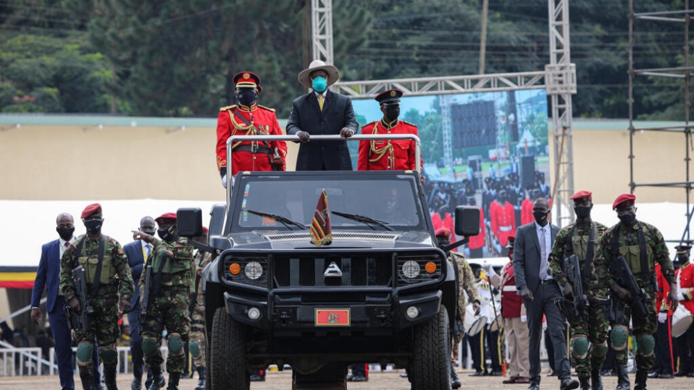 Ouganda : Yoweri Museveni prête serment pour un 8e mandat
