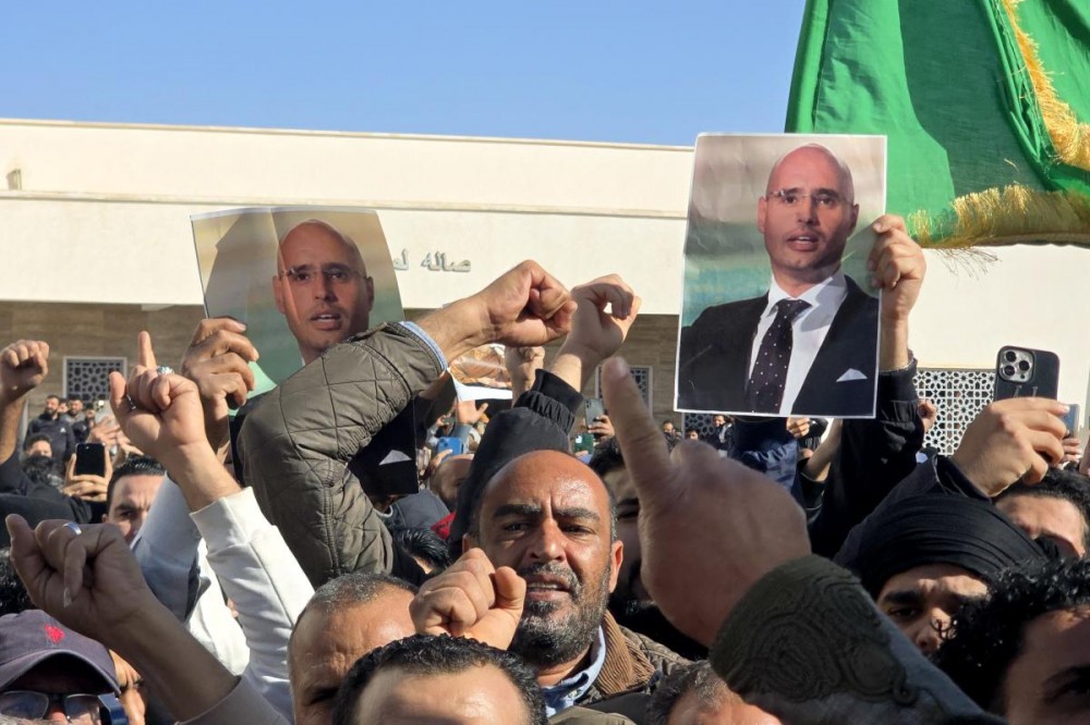 Libye : les partisans de Seif al-Islam Kadhafi manifestent avant ses funérailles