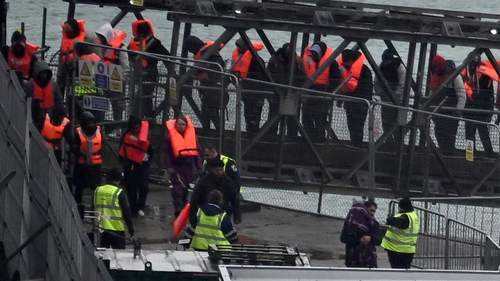 Londres déclare avoir arrêté les premiers migrants sous le coup du traité franco-britannique