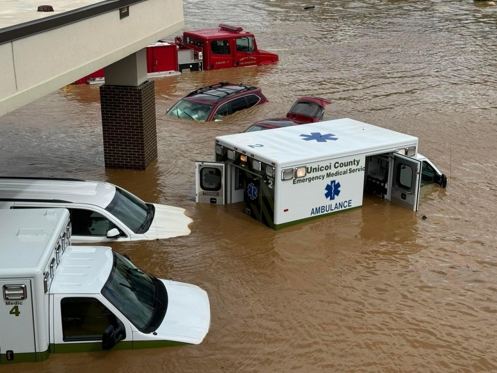 Au moins 100 morts après le passage de l'ouragan Hélène aux États-Unis