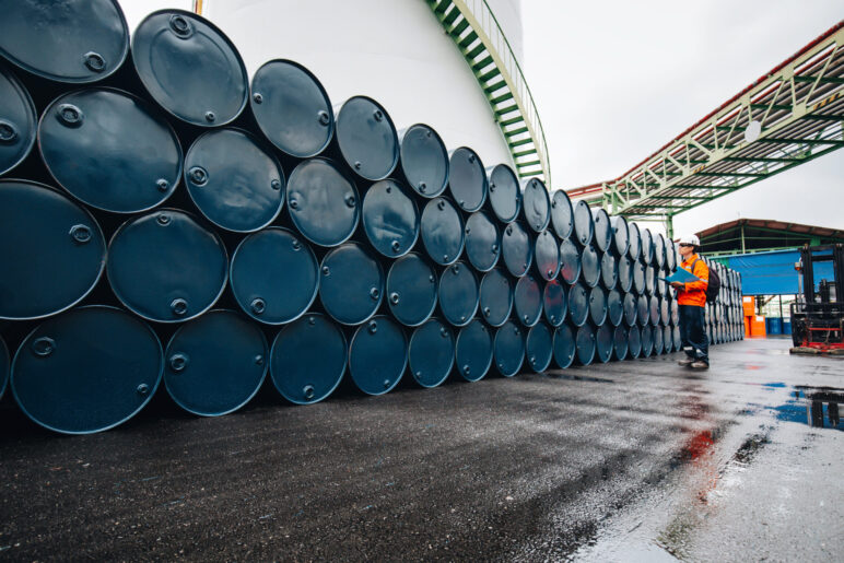 Pétrole : un recul inattendu malgré les tensions au Moyen-Orient