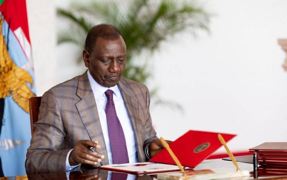 Kenya: un homme inculpé pour des images du président William Ruto générées par IA